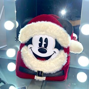 LOUNGEFLY  SANTA CLAUS MICKEY MOUSE BACKPACK - Limited Holiday Edition 🎄